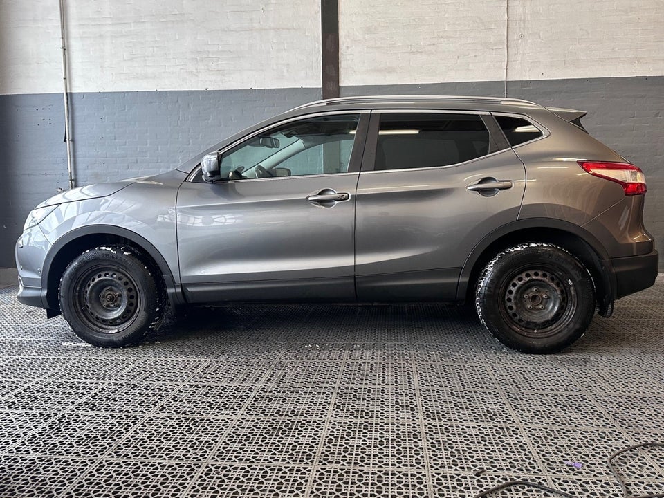 Nissan Qashqai 1,6 Dig-T 163 Tekna 5d