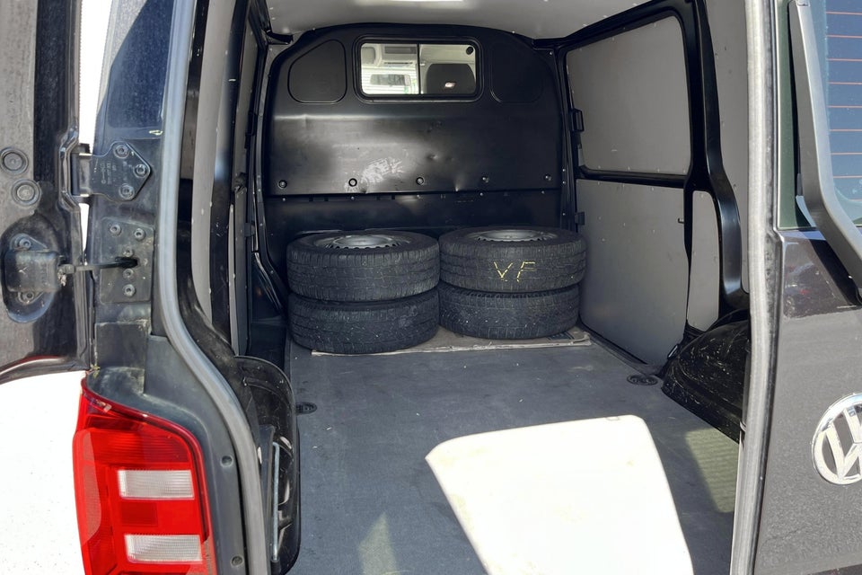 VW Transporter 2,0 TDi 150 Kassevogn DSG kort
