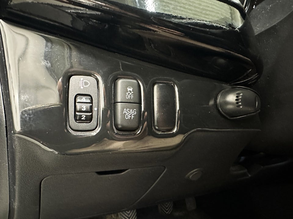 Mitsubishi Lancer 1,6 Invite SportSedan 4d