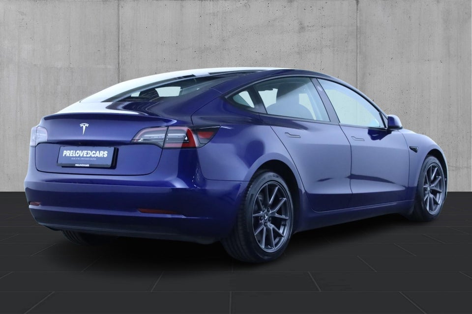 Tesla Model 3 Standard Range+ RWD 4d
