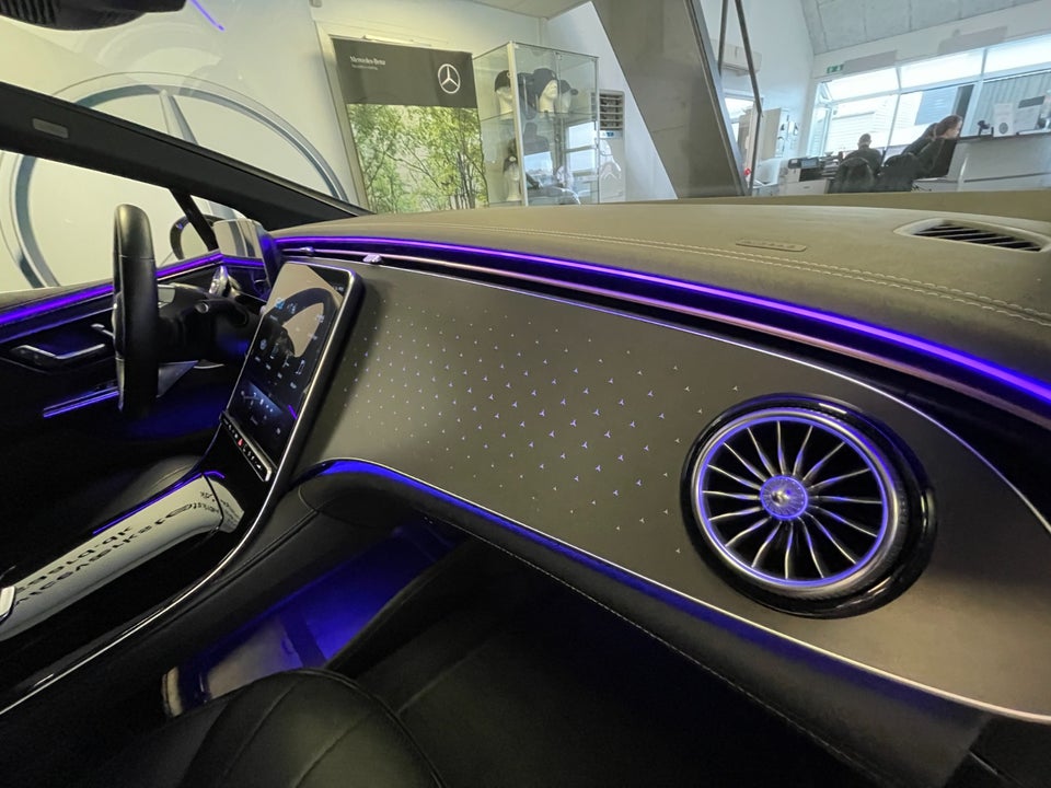 Mercedes EQE300 Electric Art 4d