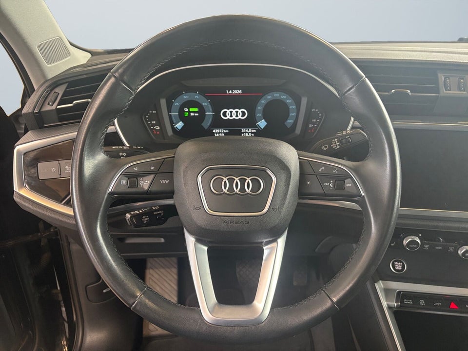 Audi Q3 45 TFSi e Attitude plus S-tr. 5d
