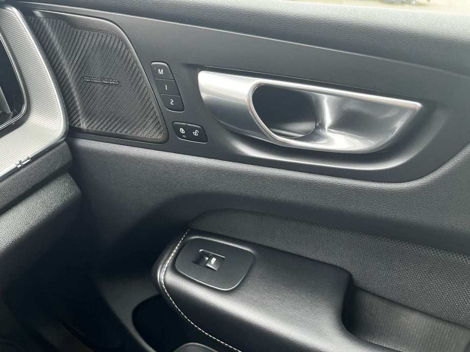 Volvo XC60 2,0 T6 ReCharge Black Edition aut. AWD 5d