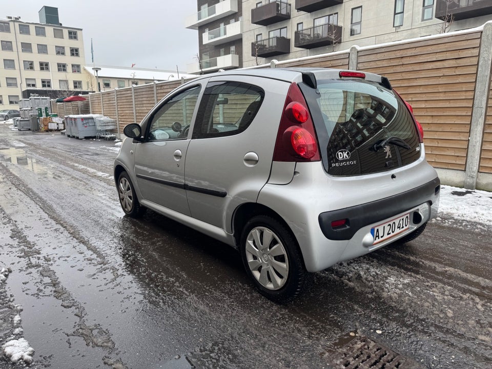 Peugeot 107 1,0 Champion Air 5d