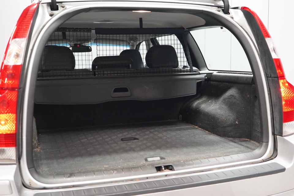 Volvo V70 2,5 T Momentum aut. 5d