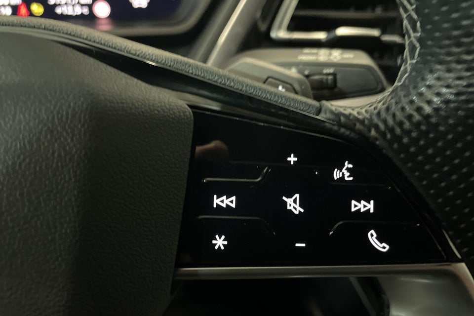 Audi Q4 e-tron 40 S-line 5d