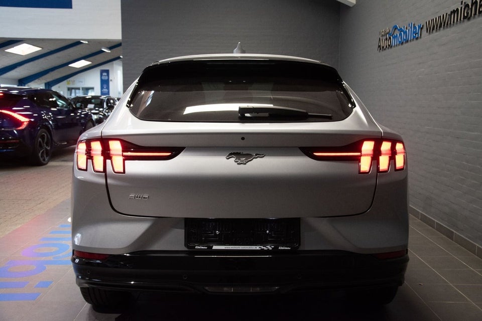 Ford Mustang Mach-E 88 Extended Range AWD 5d