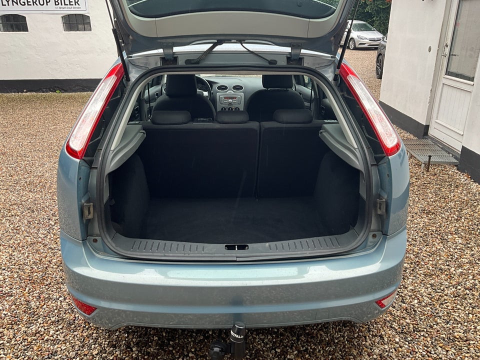 Ford Focus 1,6 Ambiente 3d