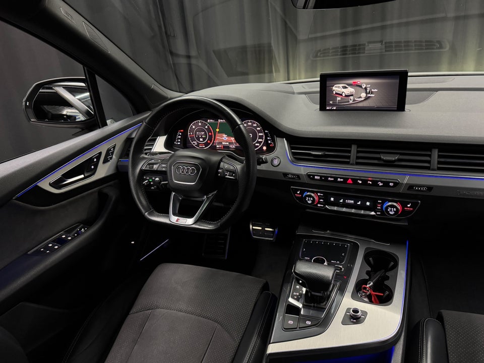 Audi Q7 3,0 TDi 272 S-line quattro Tiptr. 7prs 5d