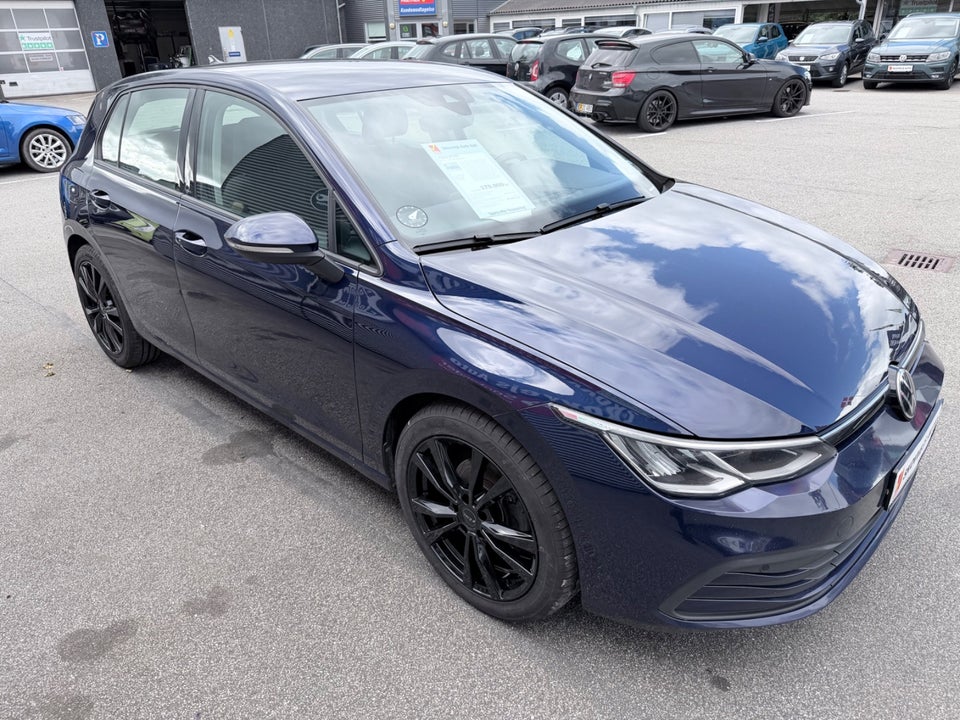 VW Golf VIII 2,0 TDi 115 Life DSG 5d