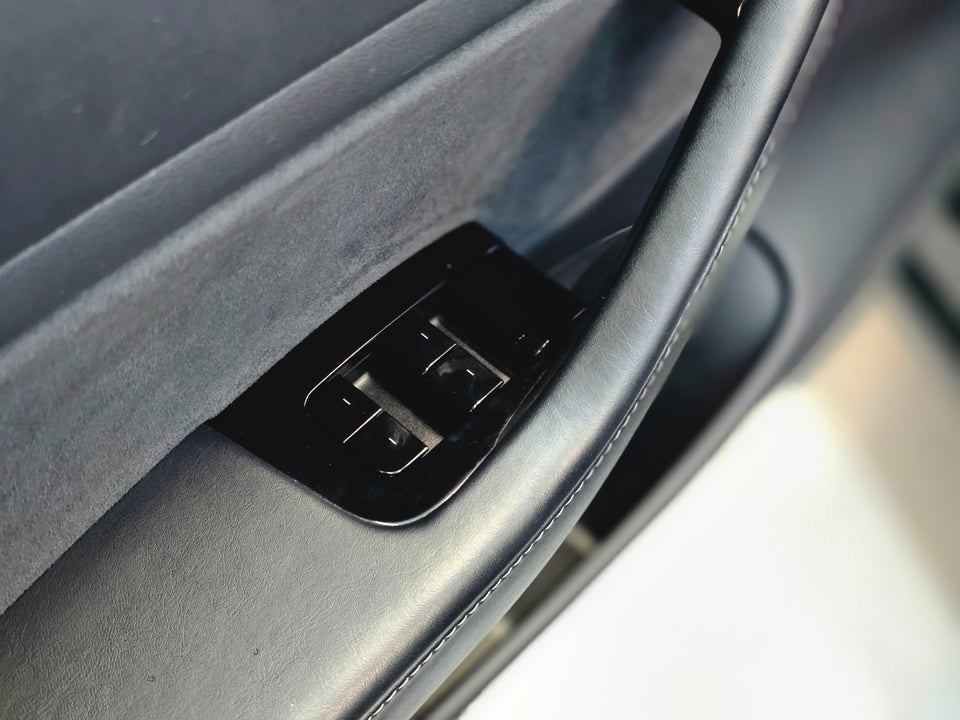Tesla Model 3 Long Range AWD 4d