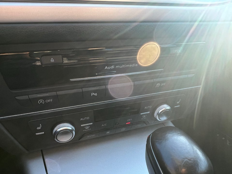 Audi A6 3,0 TDi 218 S-line S-tr. 4d