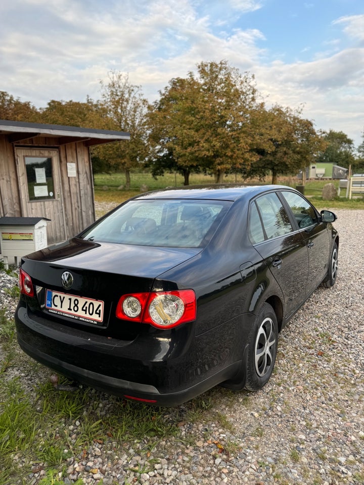 VW Jetta 1,6 Trendline 4d