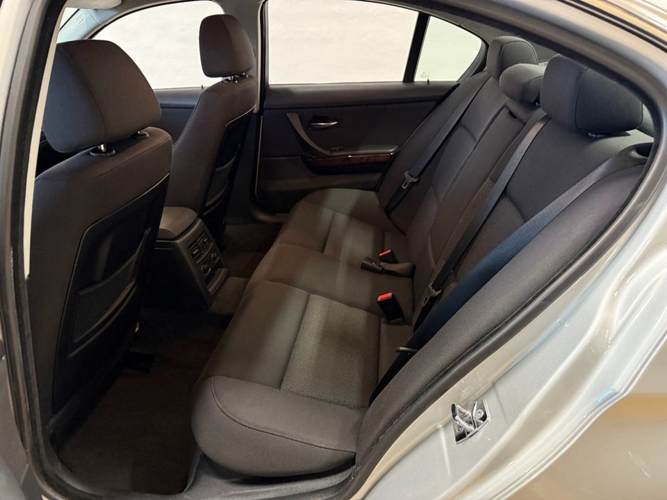 BMW 325i 2,5 aut. 4d