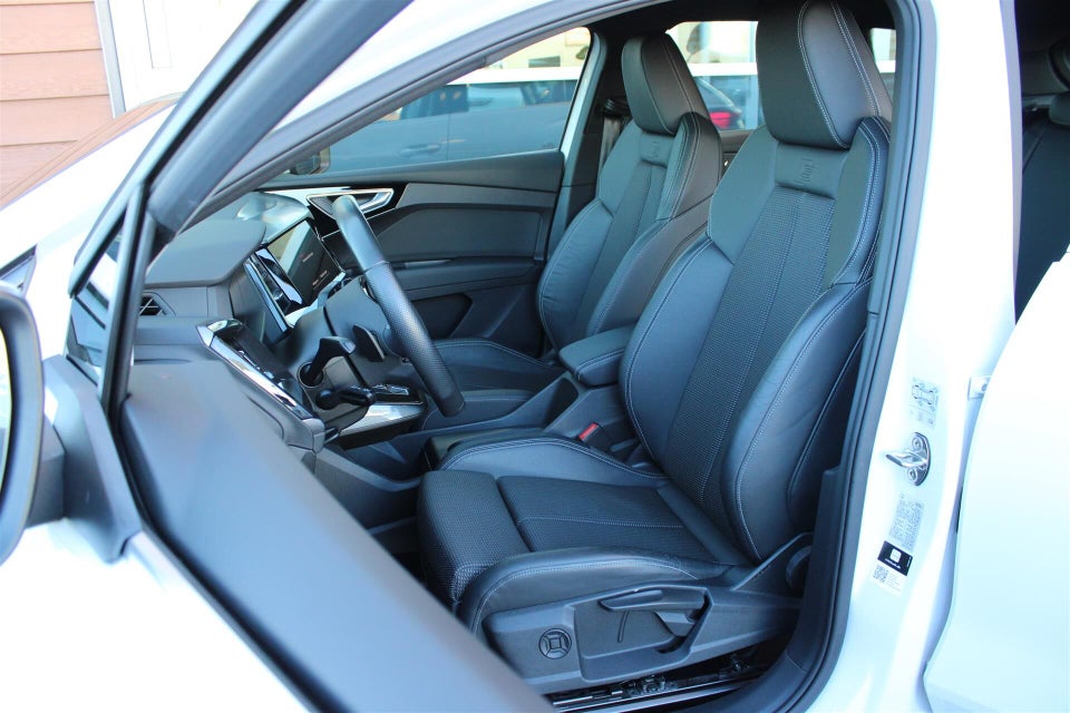 Audi Q4 e-tron 50 S-line quattro 5d