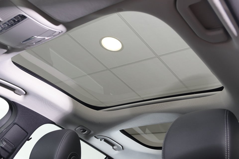 Mercedes E300 de 2,0 Advantage stc. aut. 5d