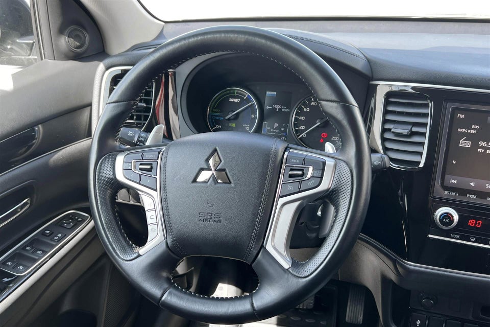 Mitsubishi Outlander 2,4 PHEV Inform+ CVT 4WD 5d