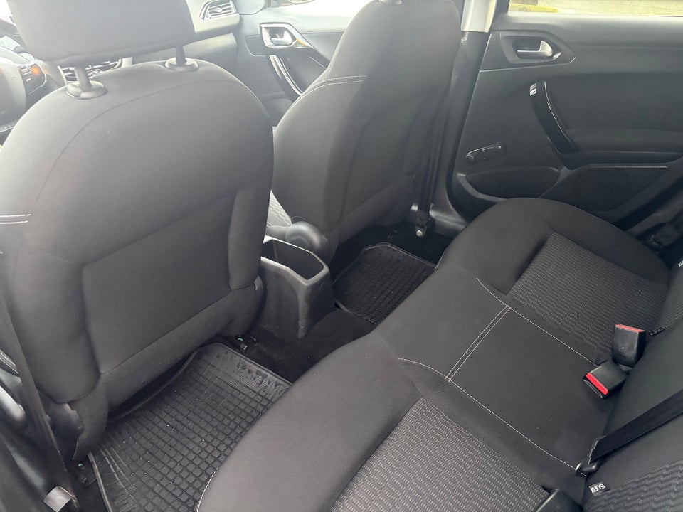 Peugeot 208 1,6 BlueHDi 100 Active 5d