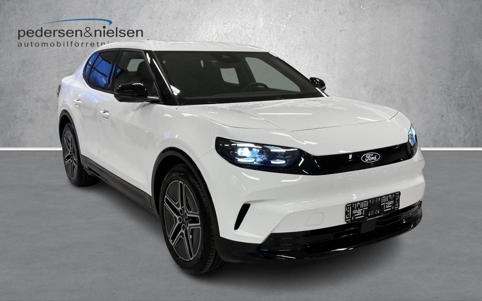 Ford Capri 82 Premium Extended Range 5d