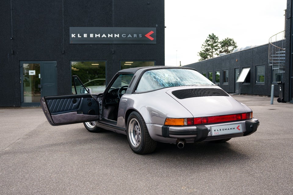 Porsche 911 3,2 Carrera Targa Commemorative Edition 2d