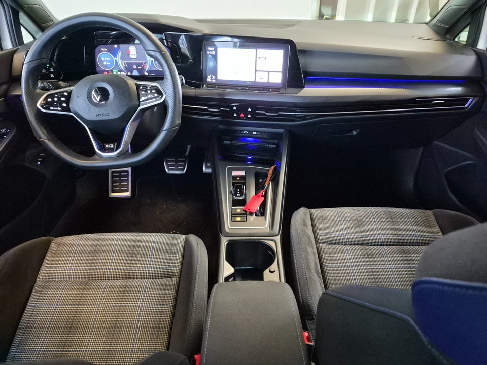 VW Golf VIII 1,4 GTE DSG 5d