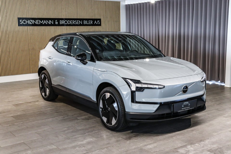 Volvo EX30 Extended Range Plus 5d