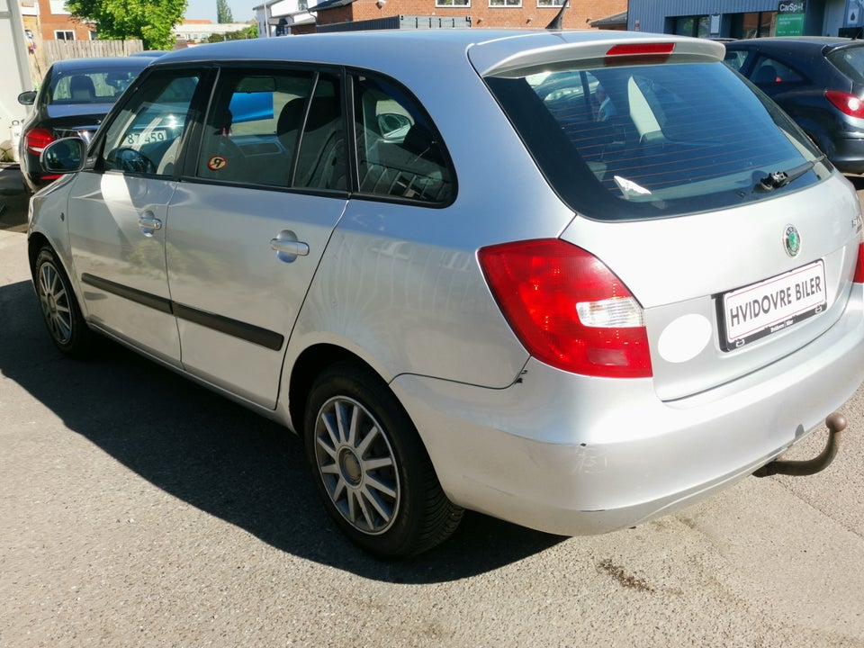 Skoda Fabia 1,4 16V Ambiente Combi 5d