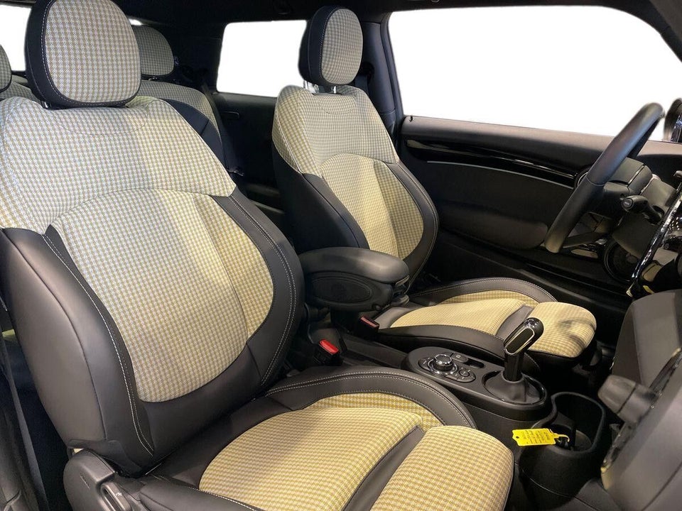 MINI Cooper SE Resolute Edition 3d