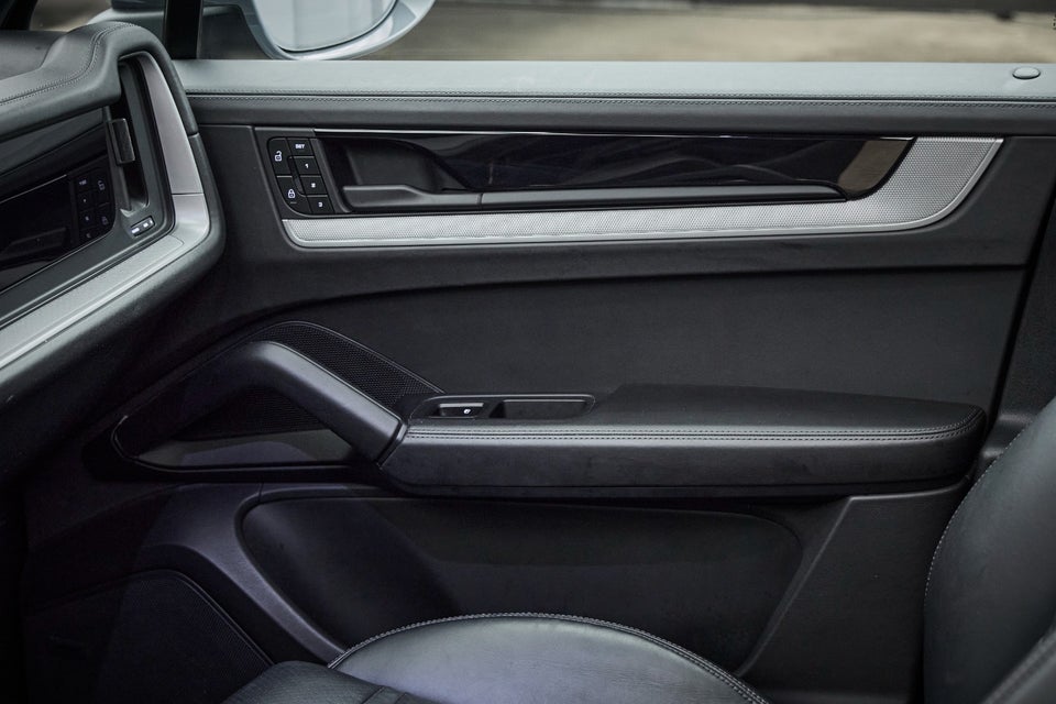 Porsche Cayenne 3,0 E-Hybrid Tiptr. 5d