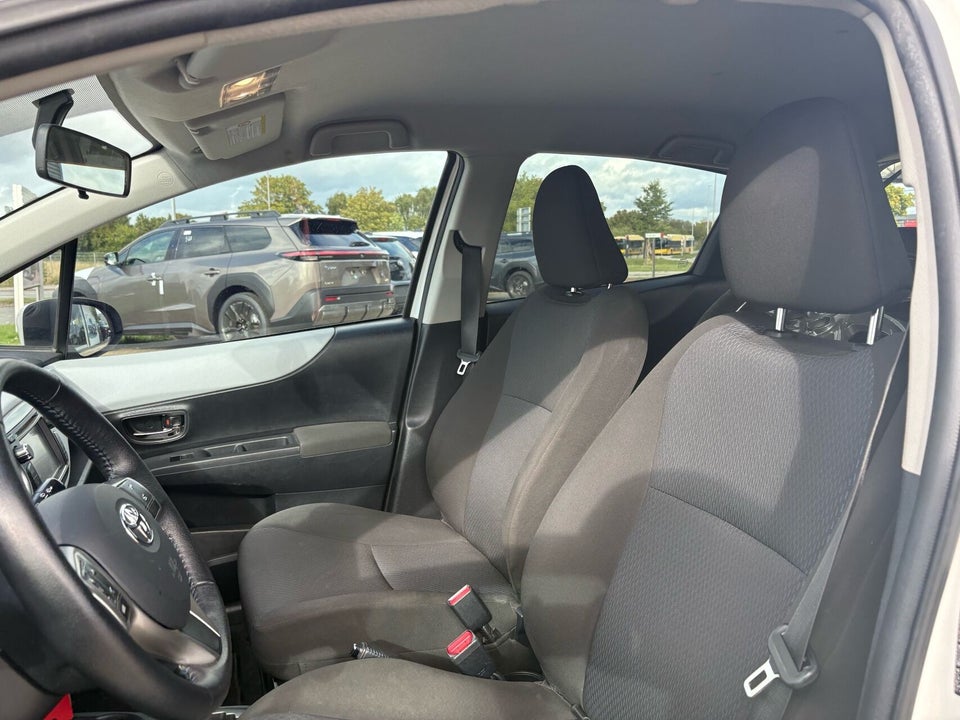Toyota Yaris 1,5 Hybrid H3 Touch CVT 5d