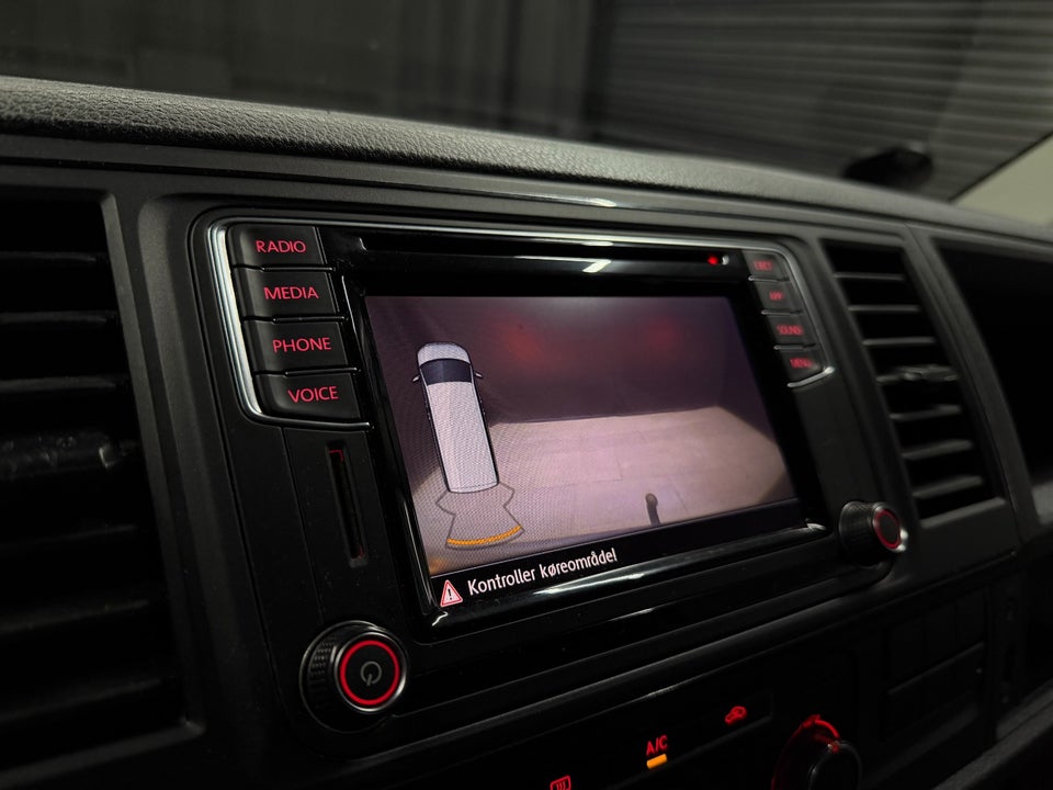 VW Transporter 2,0 TDi 204 Kassevogn DSG lang