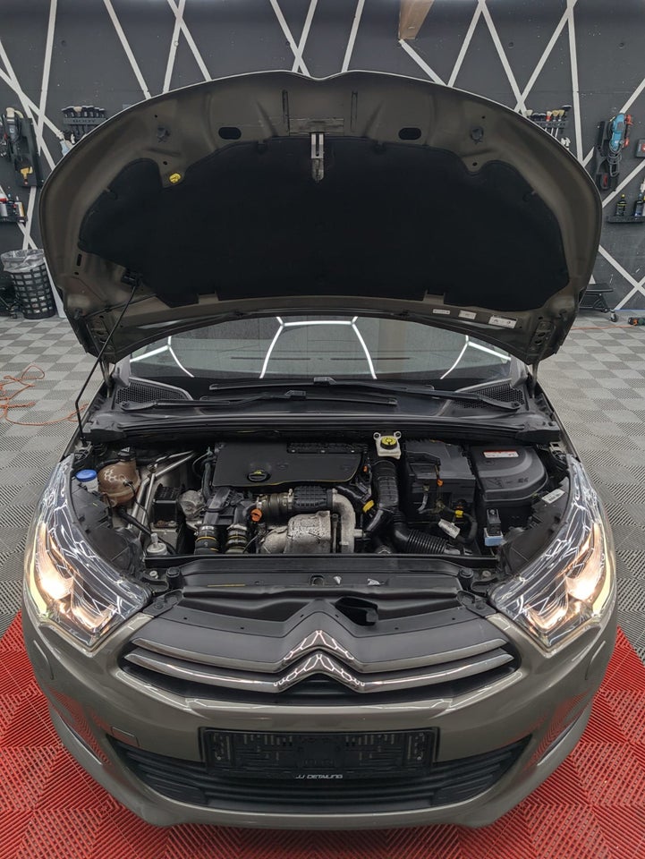 Citroën C4 1,6 BlueHDi 120 Challenge EAT6 5d