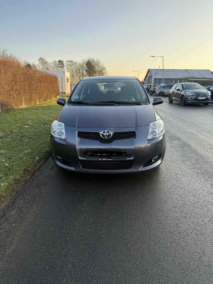 Toyota Auris 1,4 D-4D TX 5d