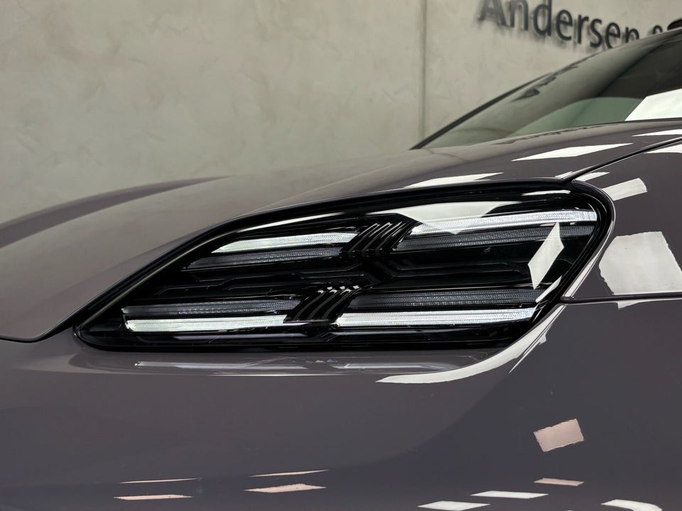Porsche Macan Turbo 5d