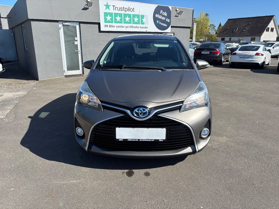 Toyota Yaris 1,5 Hybrid H1 e-CVT 5d