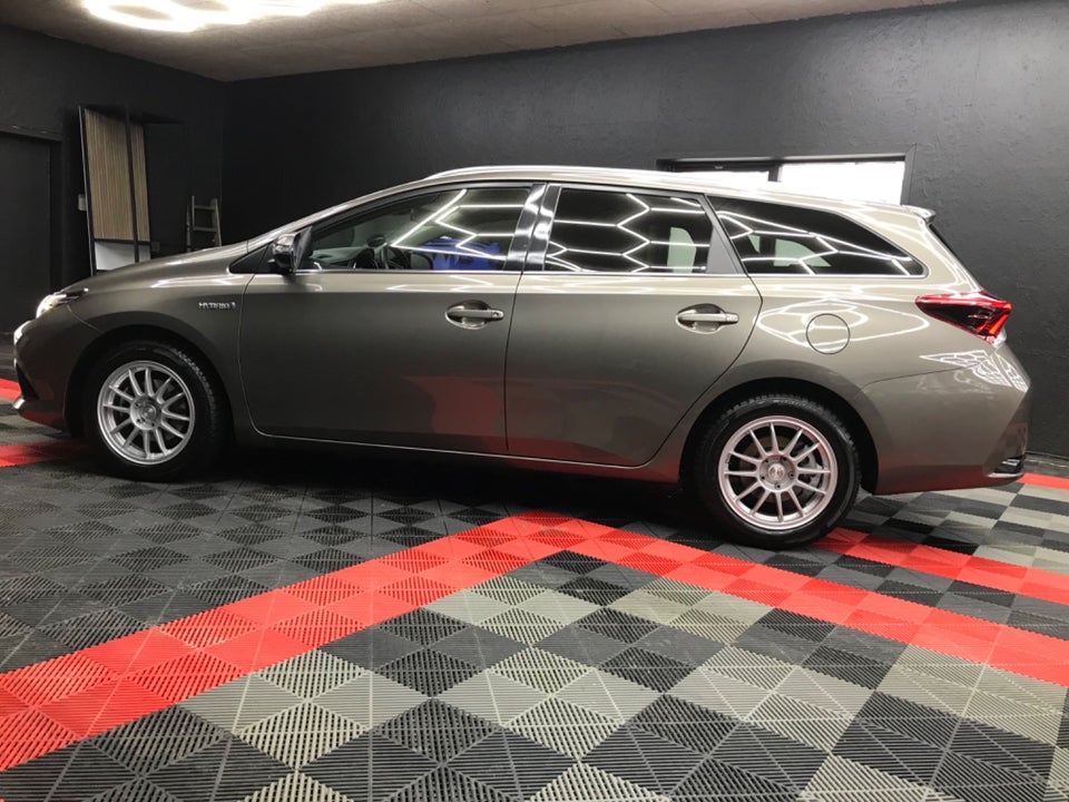 Toyota Auris 1,8 Hybrid H2 Style Touring Sports CVT 5d