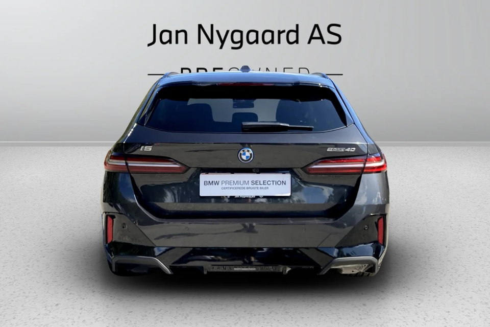 BMW i5 eDrive40 Touring Fully Charged 5d