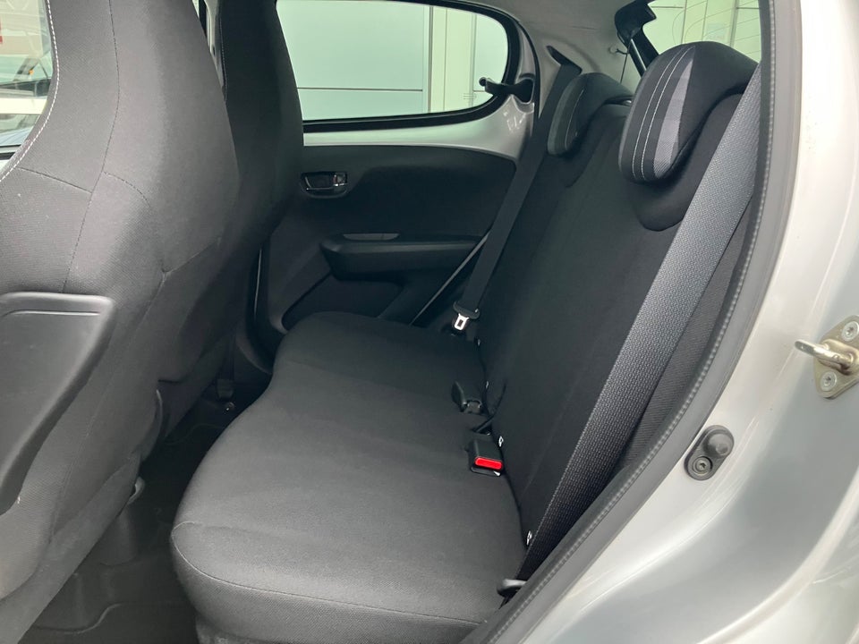 Peugeot 108 1,0 e-VTi 72 Infinity 5d