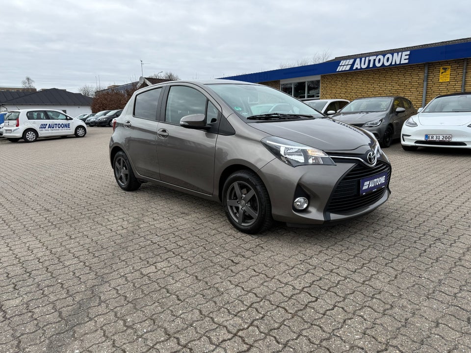 Toyota Yaris 1,0 VVT-i T2 5d