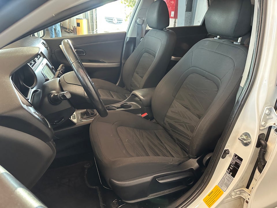 Kia Ceed 1,4 CVVT Style Limited 5d