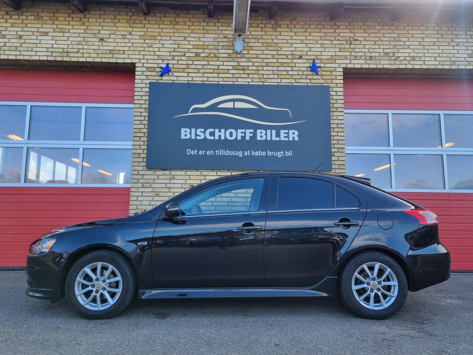 Mitsubishi Lancer 1,6 Invite SportBack 5d