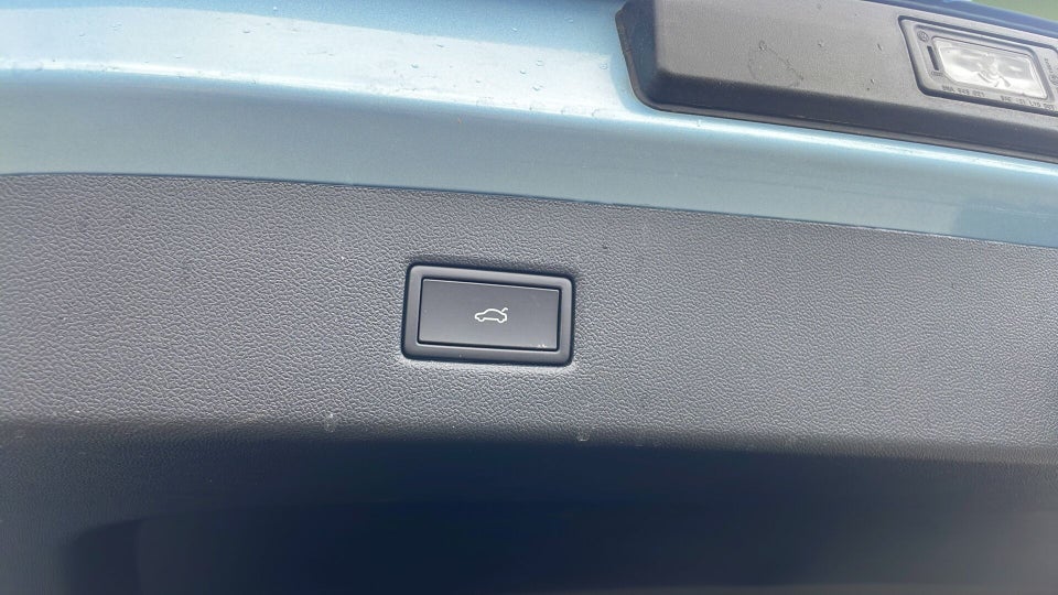 Ford Explorer 77 Premium Extended Range 5d