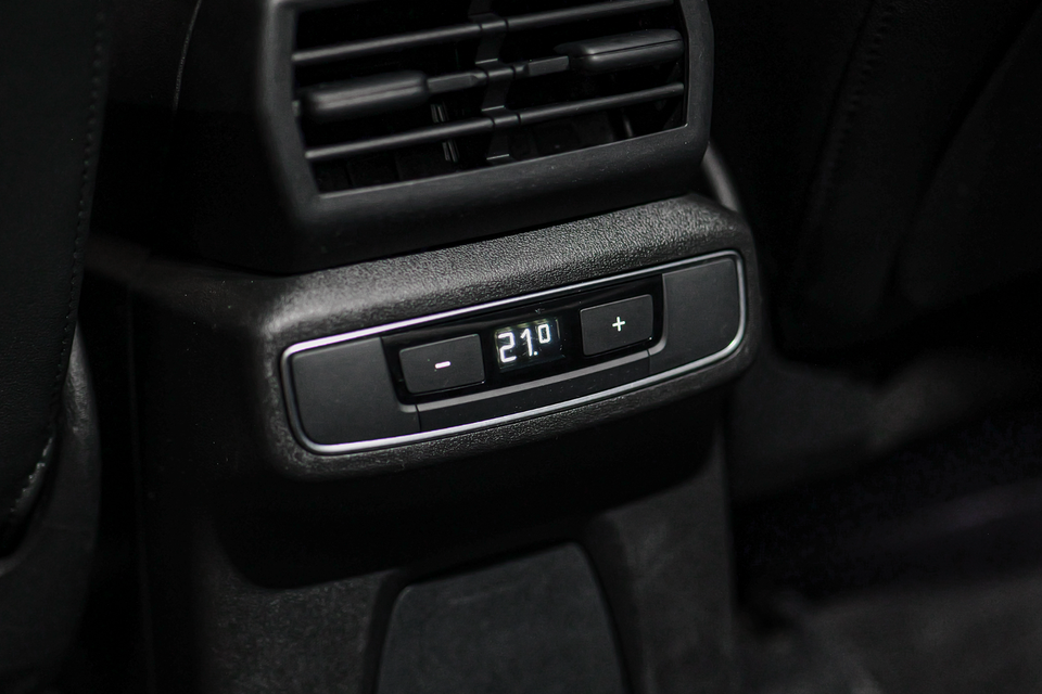 Audi Q4 e-tron 40 S-line 5d