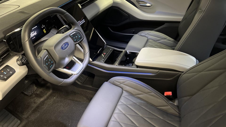 Ford Explorer 79 Premium Extended Range 5d
