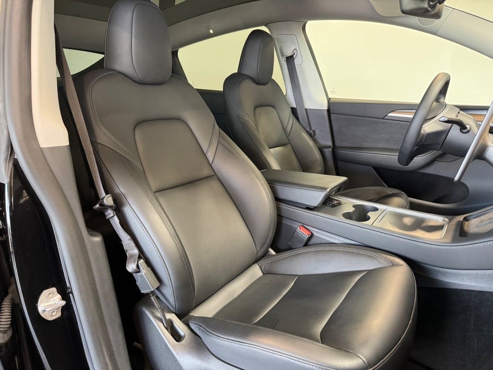 Tesla Model Y Long Range AWD 5d
