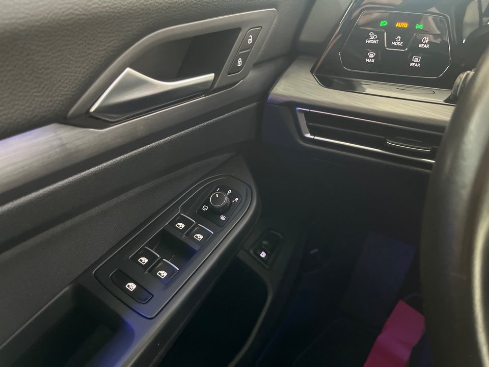 VW Golf VIII 1,4 eHybrid DSG 5d