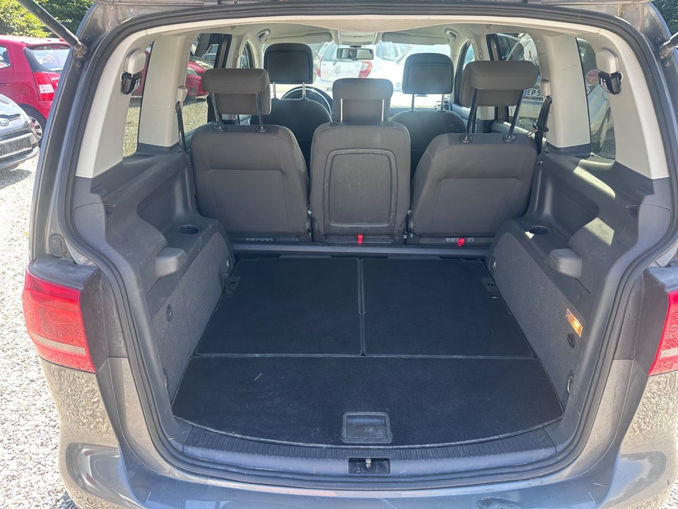 VW Touran 1,6 TDi 105 Comfortline BMT 7prs 5d