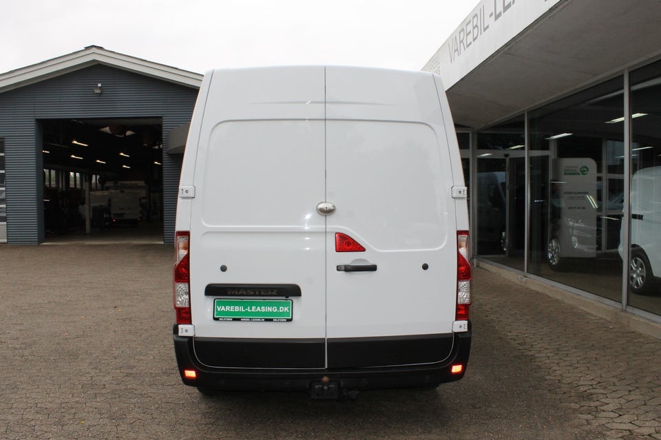 Renault Master III T33 2,3 dCi 130 L2H2 Kassevogn