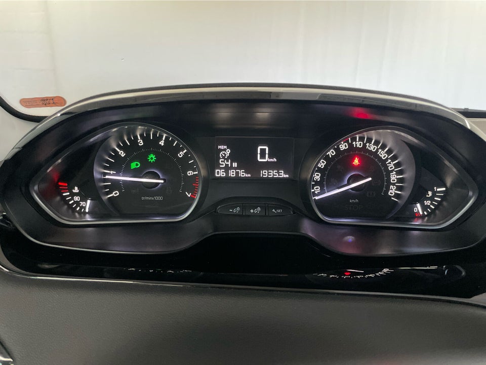 Peugeot 208 1,2 VTi 82 Envy 5d