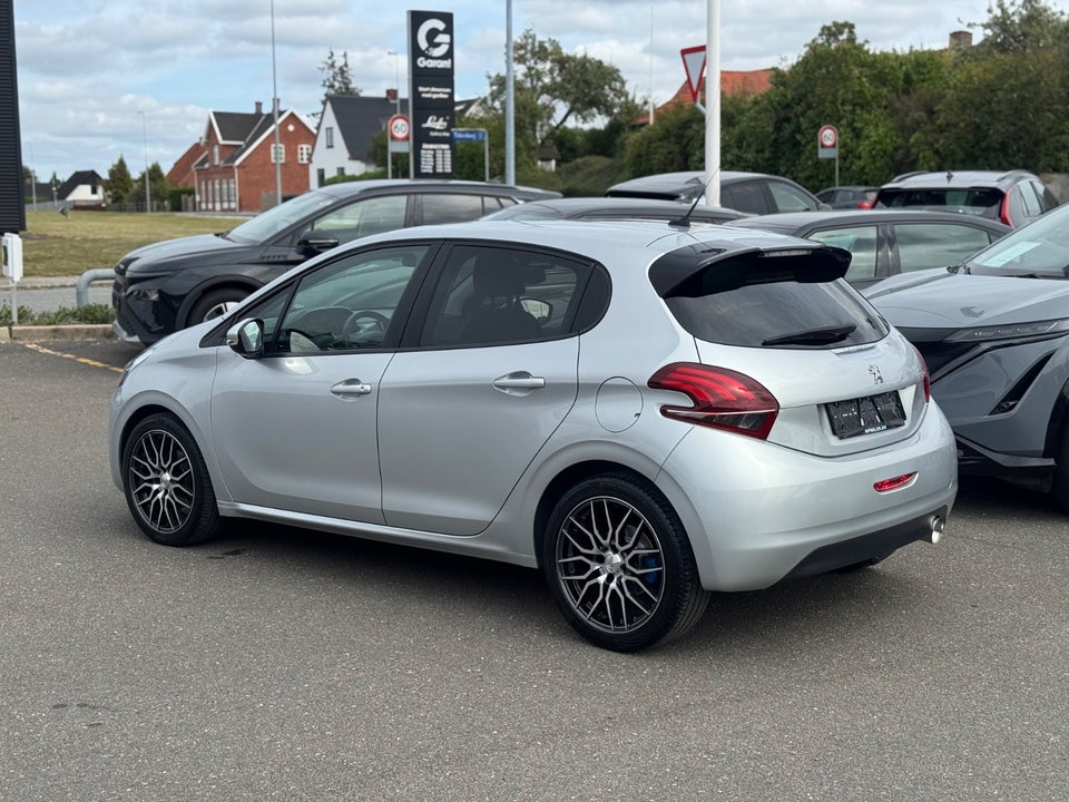 Peugeot 208 1,6 BlueHDi 100 Envy 5d